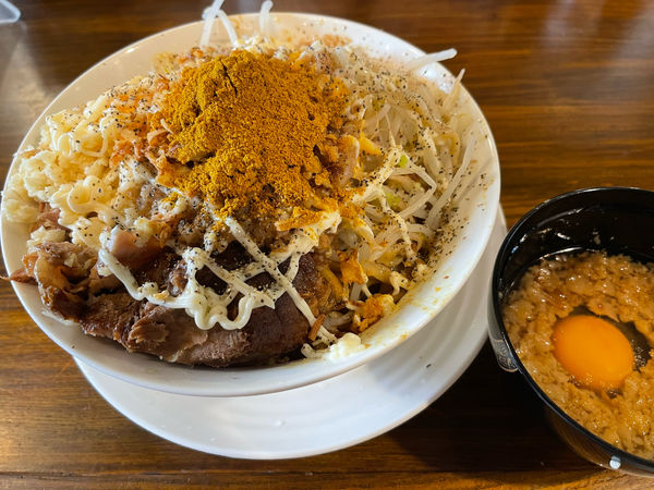 「カレー汁なし＋スライスチーズ＋アブタマ」@道の途中の写真