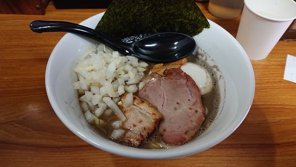 「らーめん たまねぎ 味玉」@いのうえの写真