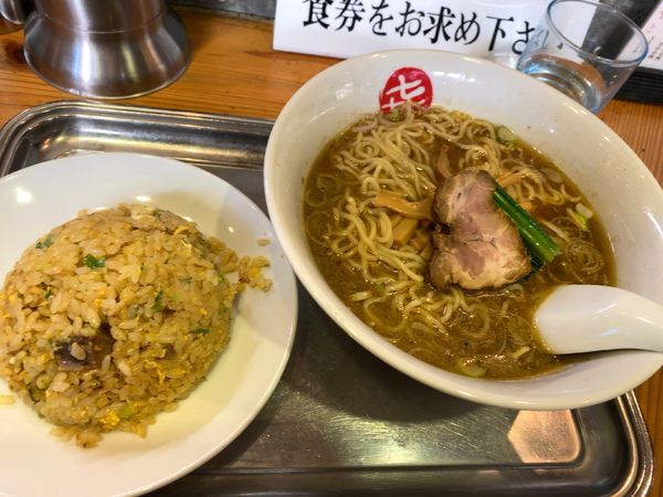 「中華そば小＋チャーハン小」@中華そば まるきの写真