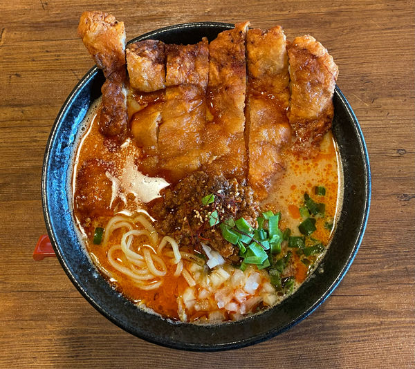 「鶏パイコー担々麺」@らーめんすずらんの写真
