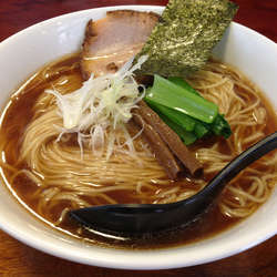 丸鶏らーめん(醤油)