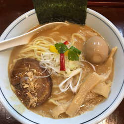 札幌味噌とんこつ（大）・濃厚➕サービス券味玉