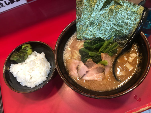 「特製ラーメン(800円)」@らーめん 谷瀬家 新橋店の写真