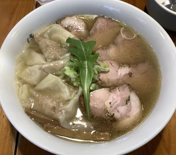 「塩チャーシュー麺　＋　ワンタン」@ShiNaChiKu亭の写真