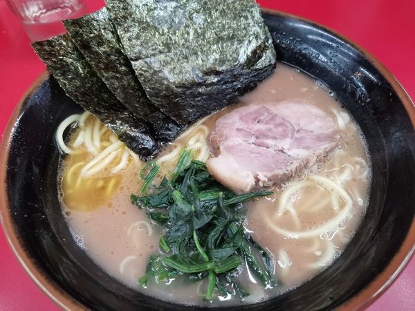 「ラーメン並」@横浜ラーメン 武蔵家 北千住店の写真