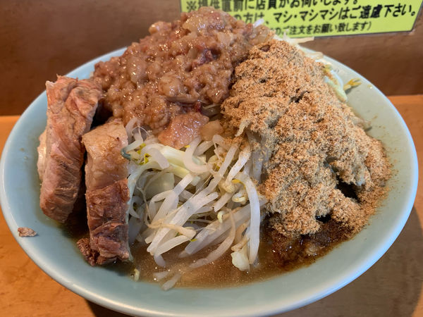 「中ラーメン　魚粉　ヤサイマシアブラマシマシ」@立川マシマシ ロイヤルスープの写真