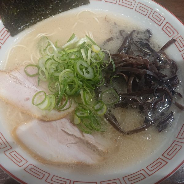 「ラーメン800円、替玉1玉無料、2玉100円」@博多長浜ラーメン フクフクの写真