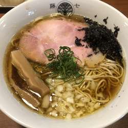 【昼・夜限定15食】煮干魚介らぁ麺（850円）