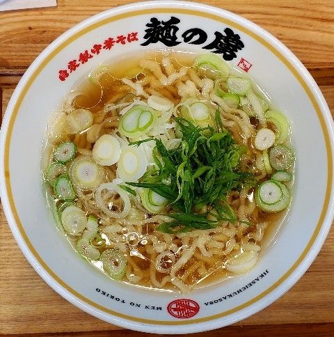 「しお中華そば(チャーシュー、メンマ、生姜抜き)」@自家製中華そば 麺の虜の写真