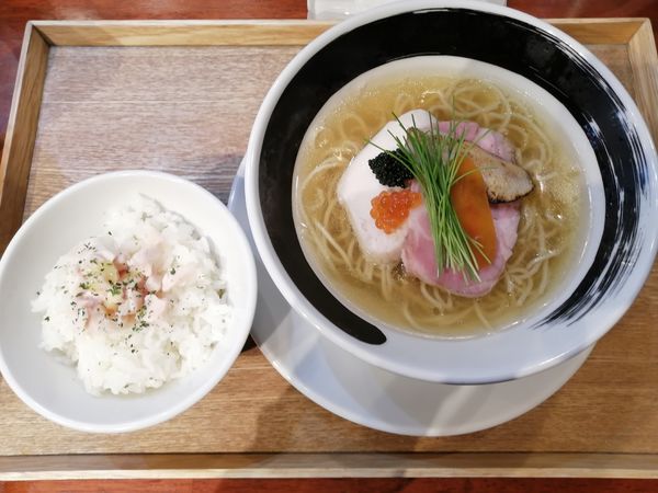 「限定　のどぐろ煮干の白醤油そば　1000円」@麺処しろくろの写真