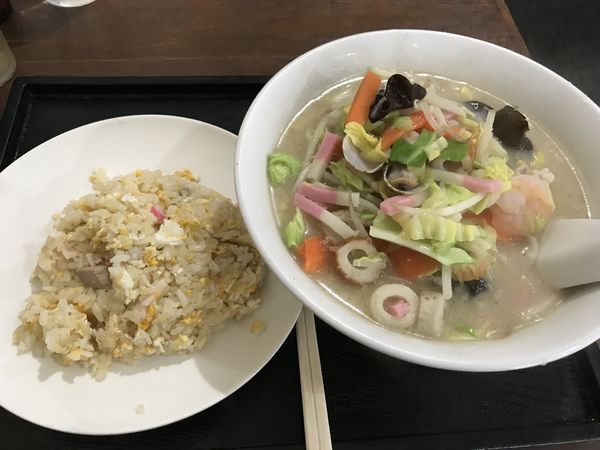 「本日の日替 チャンポン&ハーフチャーハン ¥750」@中華つばめの写真