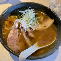 焼豚らぁめん（太麺）960円