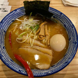 特製濃厚鶏白湯ラーメン〜あご出汁合わせ〜 1,030円