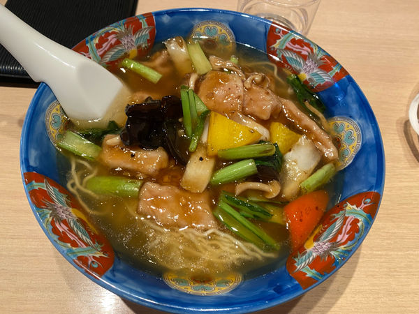 「豚肉うま煮そば980円」@中華 周玉 戸塚踊場店の写真