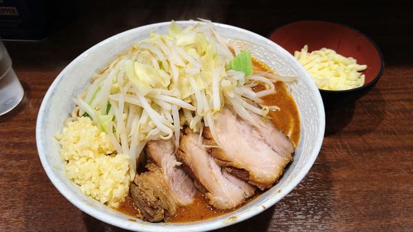 「【限定】辛い味噌ラーメン(ニンニクマシマシ)+豚1枚・チーズ」@麺屋 づかちゃんの写真