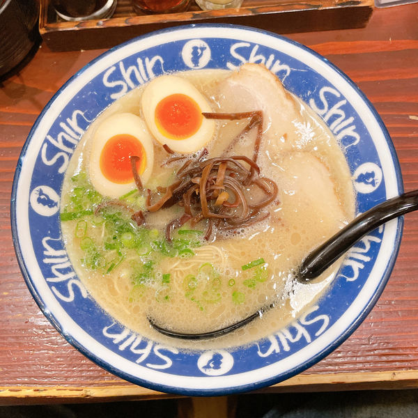 「味玉ラーメン」@博多ラーメン ShinShin 博多デイトス店の写真