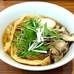 きのこ醤油そば（細麺７００円）＋味玉（１００円）