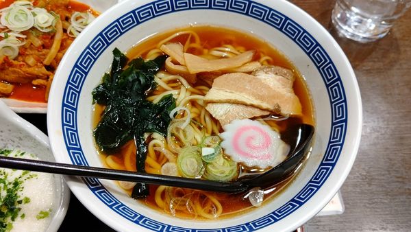 「昔ながらのしょうゆラーメン」@山田うどん食堂 武蔵藤沢店の写真