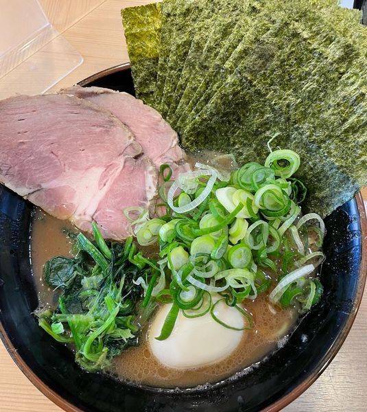 「特製ラーメン」@横浜家系らーめん 武道家 賢斗の写真