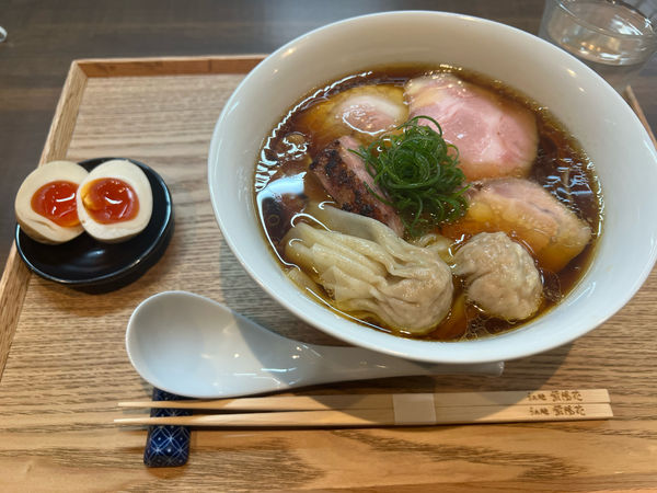 「特製醤油らぁめん　1600円+大盛り150円」@らぁ麺 紫陽花の写真