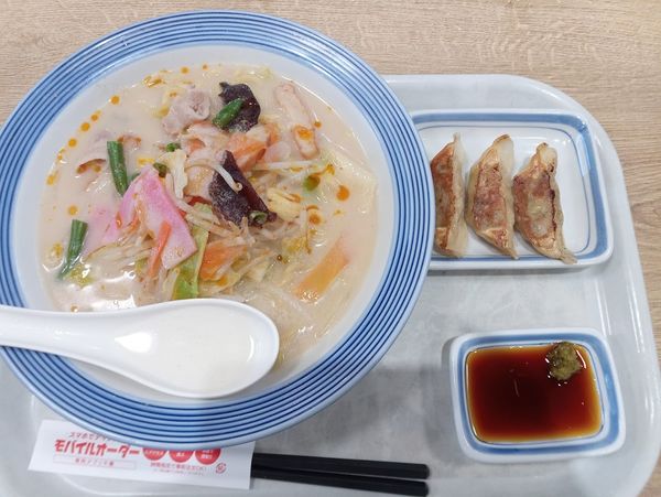 「長崎ちゃんぽん650円(クーポンで3個餃子無料)」@長崎ちゃんぽん リンガーハット モラージュ柏店の写真