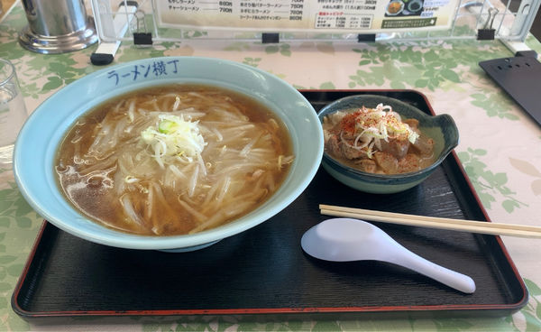 「もやしラーメン もつ煮込み」@ラーメン横丁の写真
