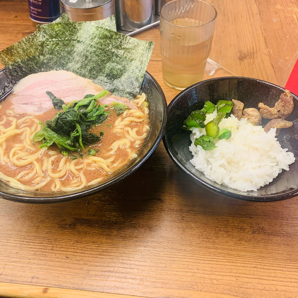 「ラーメン、ご飯」@横浜家系らーめん 武道家 吉祥寺店の写真
