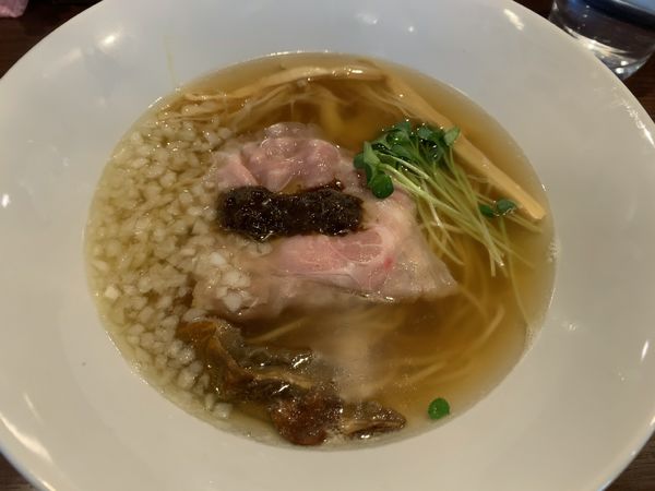 「鶏ガラとポルチーニの中華そば」@自家製麺 まかないへきるの写真
