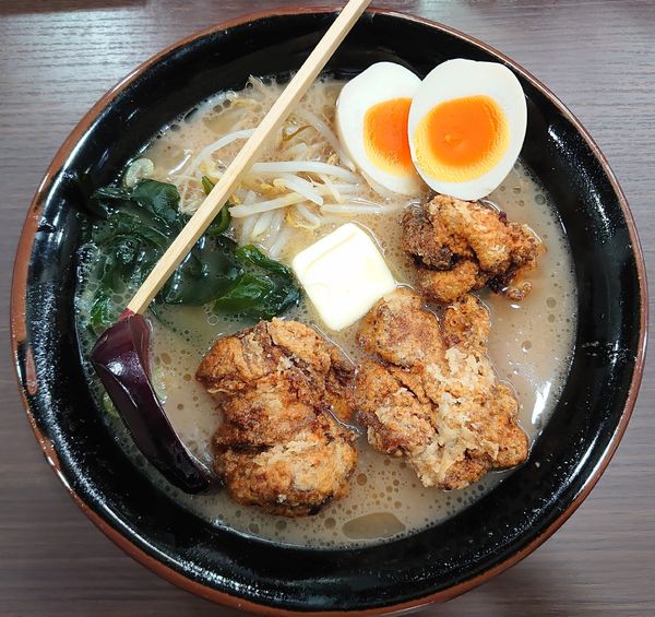 「からあげラーメン+バター、味玉(1000円)」@ラーメンショップ とさっ子の写真