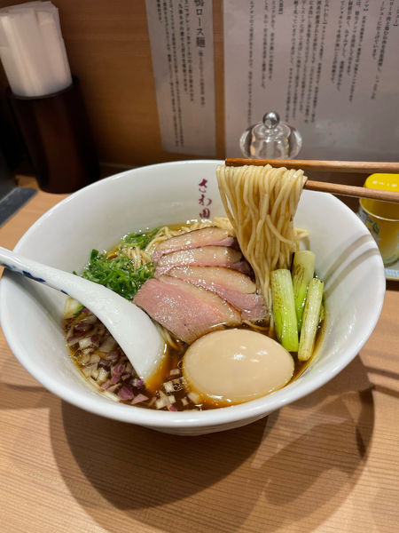 「炭火焼鴨ロース麺（鴨ロース4枚）1150円  ＋味玉 100円」@らぁ麺 さわ田の写真