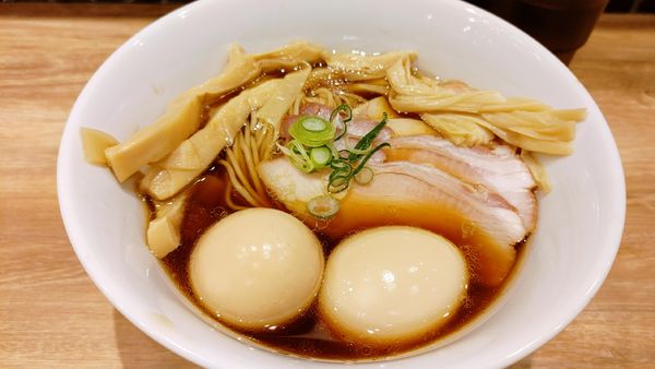 「特製醤油らぁめん・メンマ・味玉・替え玉✖４　￥１７２０」@鶏そば 一文の写真