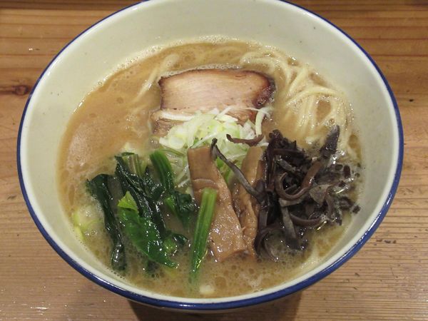 「【数量限定】追い炊き白湯正油（950円）」@自家製麺 啜乱会の写真