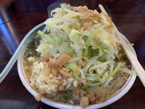 「ミニラーメン+野菜+脂+ニンニク　650円」@ラーメン二郎 めじろ台店の写真