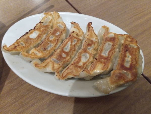 「やみつき焼き餃子385円がクーポンで110円」@紅虎餃子房 モラージュカシワ店の写真