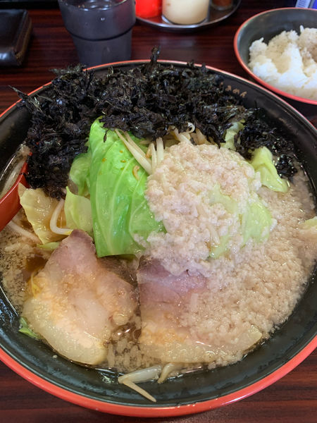 「燕黒野菜ラーメン　大盛　岩のり小」@煮干しらあめん 燕黒の写真