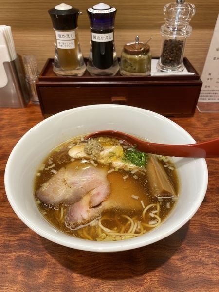 「醤油そば ¥880」@三馬路 東京店の写真