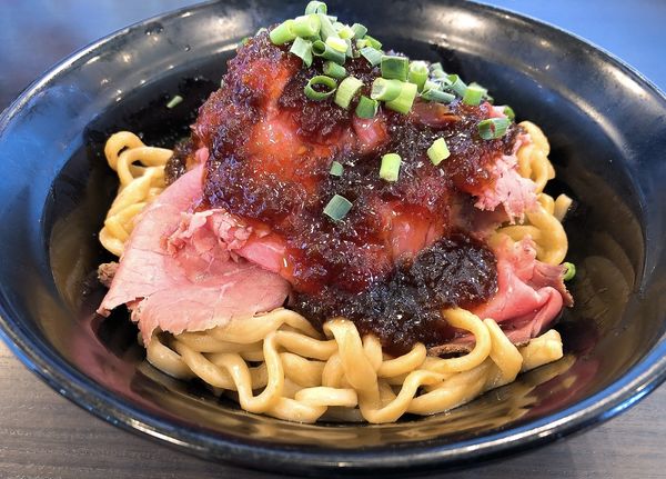 「ローストビーフ混ぜそば〈ダブル〉（1430円）」@麺屋祥元の写真