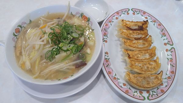 「五目あんかけタンメン¥750+ニンニク激増し餃子¥270-」@餃子の王将 宇都宮インターパークビレッジ店の写真