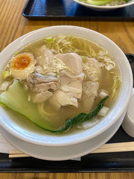 「蒸し鶏蕎麦」@鳥藤とりそばスタンドの写真