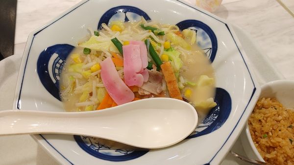 「鶏白湯の濃厚ちゃんぽん　レギュラー」@長崎ちゃんぽんリンガーハット イオンモール松本店の写真