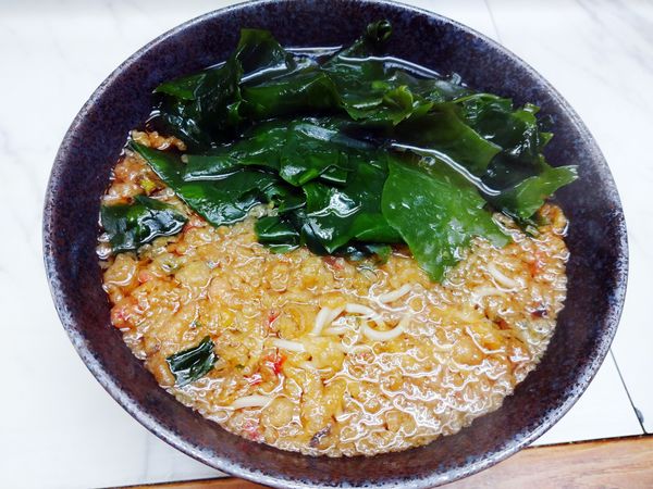 「たぬきそば（350円）＋わかめ（100円）」@大和屋の写真