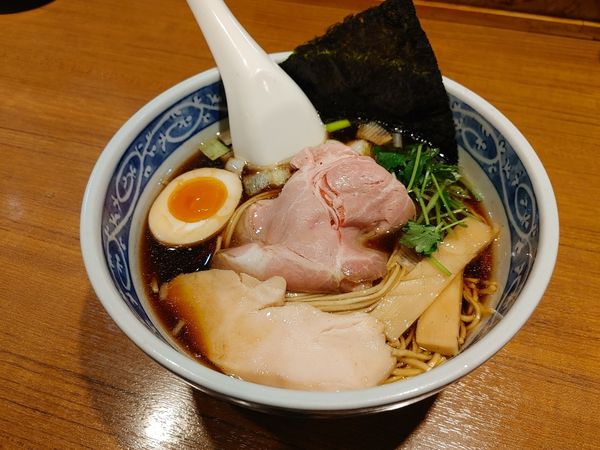 「煮干ぞは黒醤油780円」@寿製麺よしかわ 川越店の写真