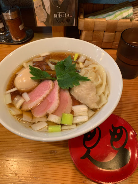 「鶏だし醤油ラーメン」@麺堂にしき 新宿歌舞伎町店の写真