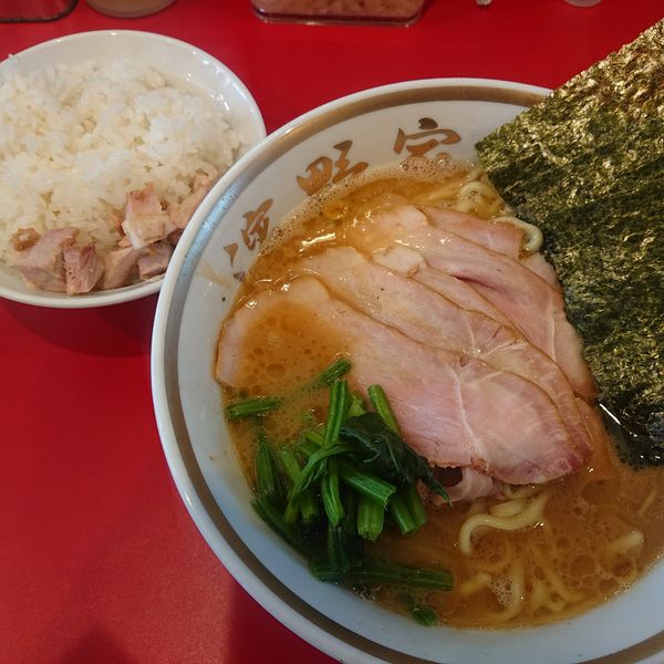 「チャーシューメン(並)950円、ライス100円」@ラーメン濱野家の写真