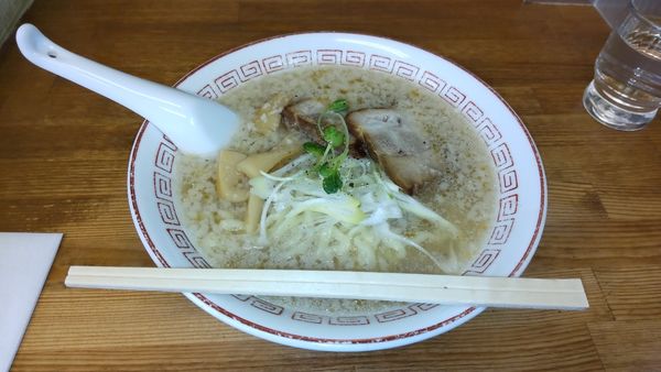 「ニンニク香る塩ラーメン背脂」@喜多方食堂 浅草本店の写真