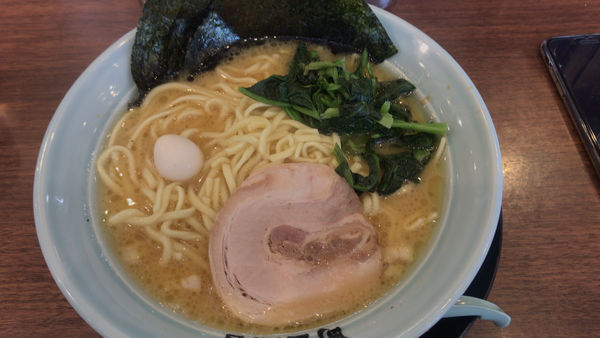 「醤油豚骨ラーメン大盛固め 820円」@町田商店 成瀬店の写真