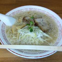 ニンニク香る塩ラーメン背脂