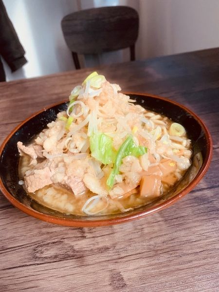 「醤油ラーメン（二郎系オーション太麺） 1000円」@ラーメン専門 宮の森の写真