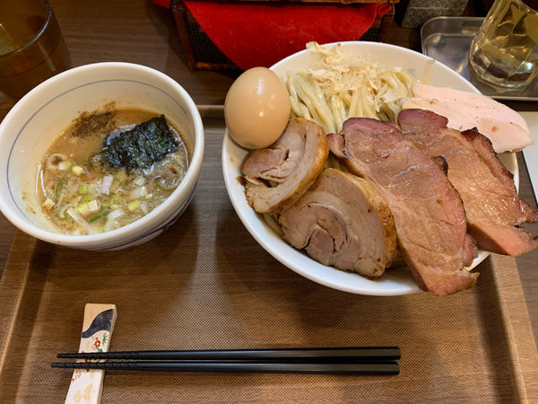 「3種のチャーシューつけ麺＋味玉＋特盛」@つけめん さなだの写真