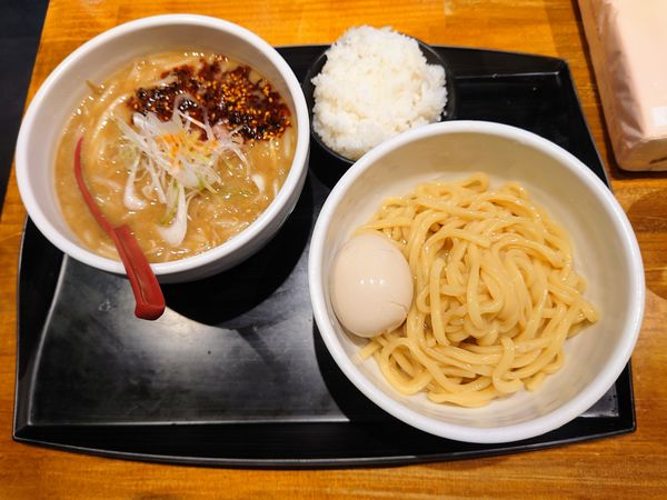 「辛味噌つけめん(麺半分→半熟味玉付)」@らーめん 蓮の写真